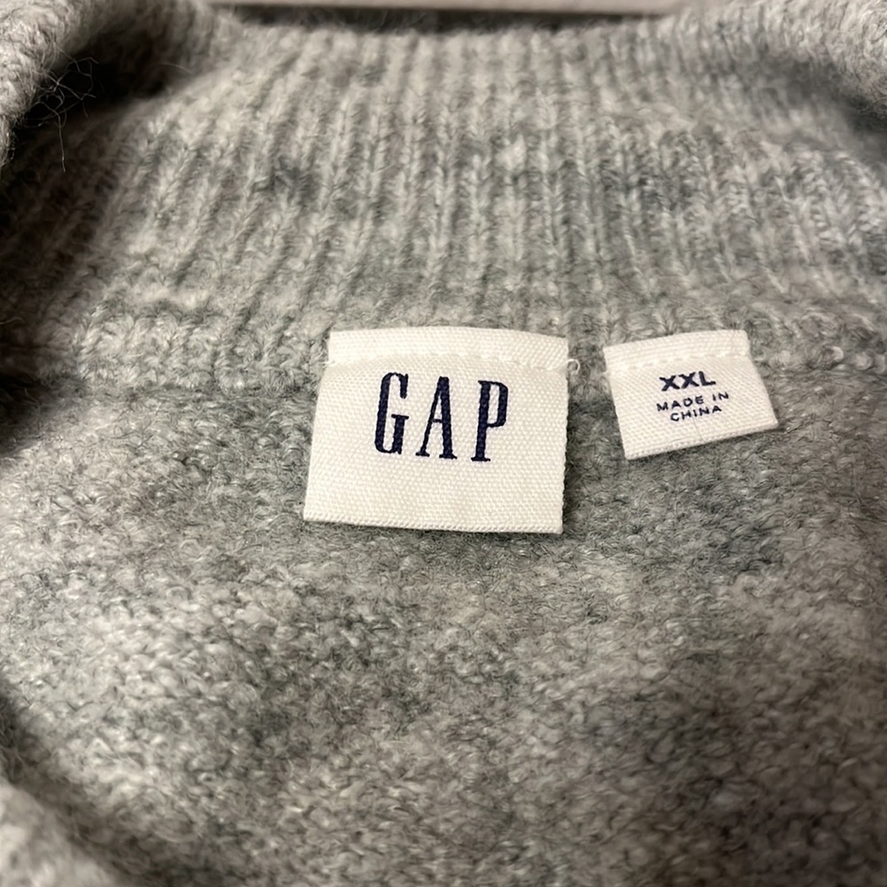 Super soft Gap knit sweater - cream, grey, winter, Christmas, pull over - Picture 3 of 4